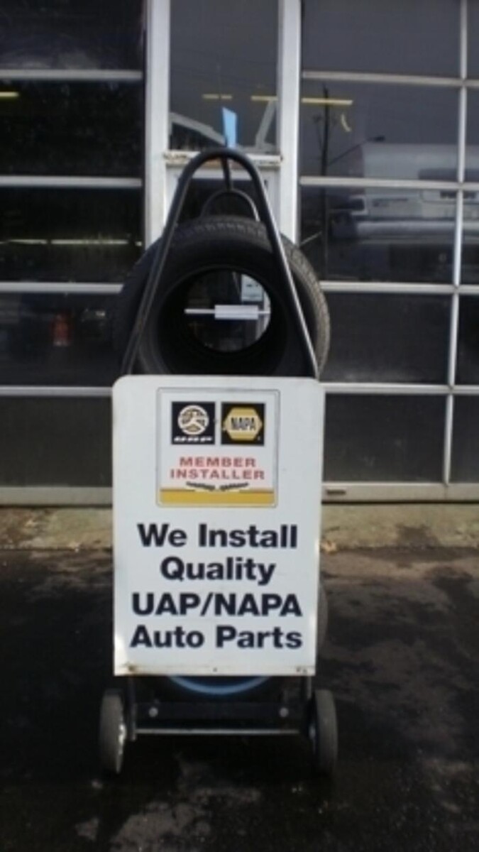 Images NAPA AUTOPRO - Little Lake Service Centre Inc.