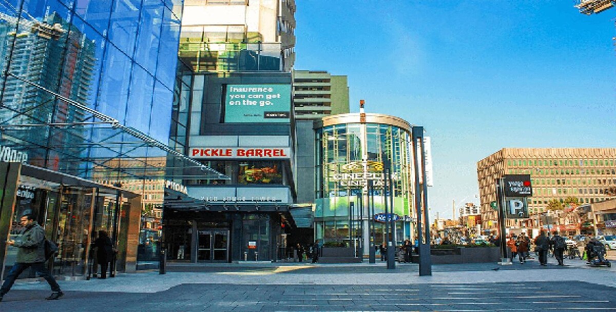 Images Precise ParkLink - Yonge and Eglinton Centre