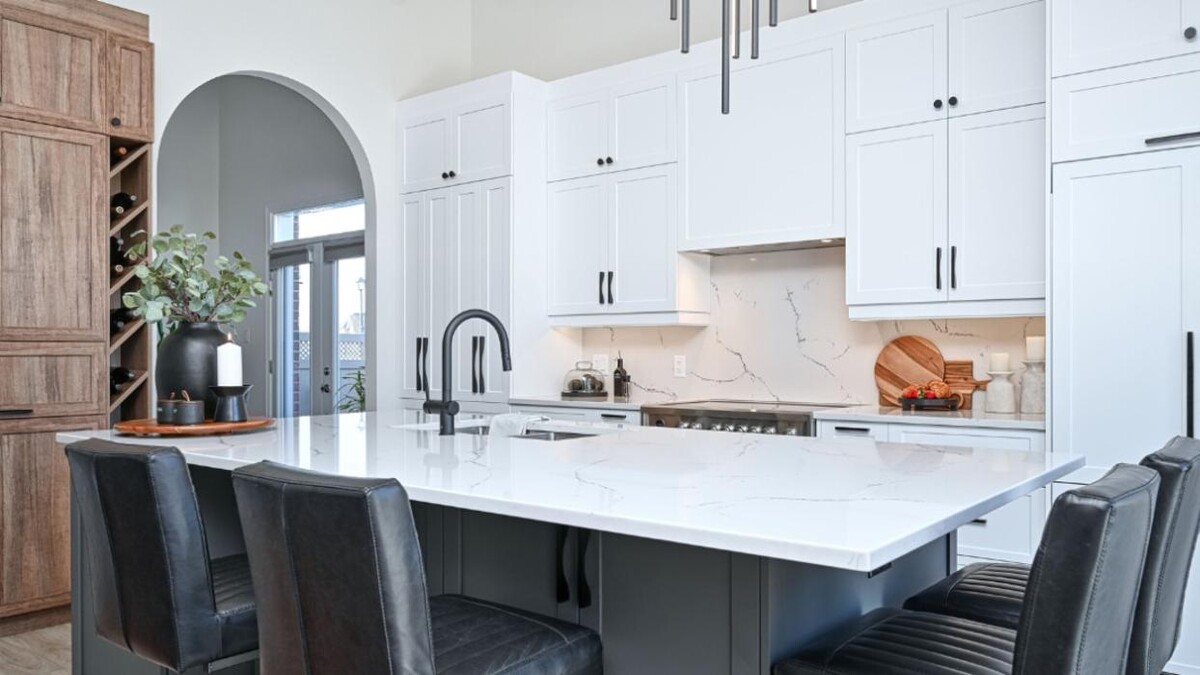 Images Distinctive Bathrooms & Kitchens