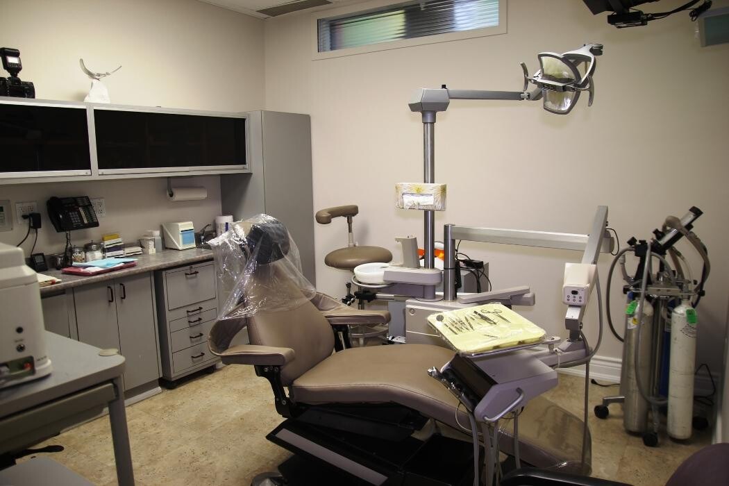 Images Eglinton West Dental