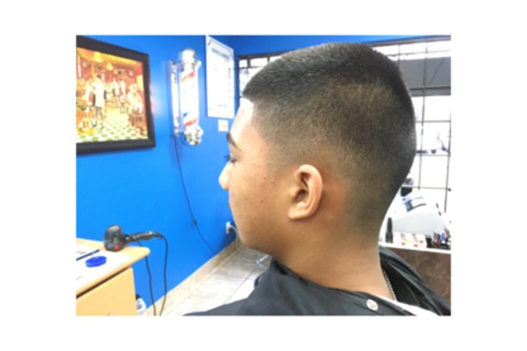 Images Royal Men's Hairstyling & Barber Shop