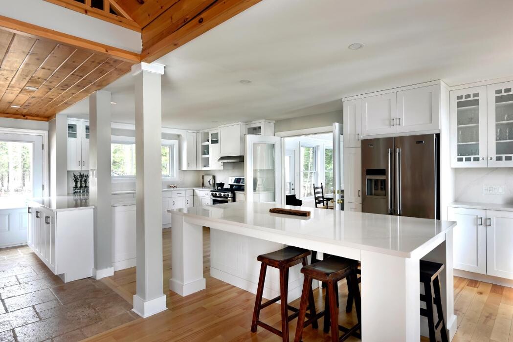 Images Deslaurier Custom Cabinets