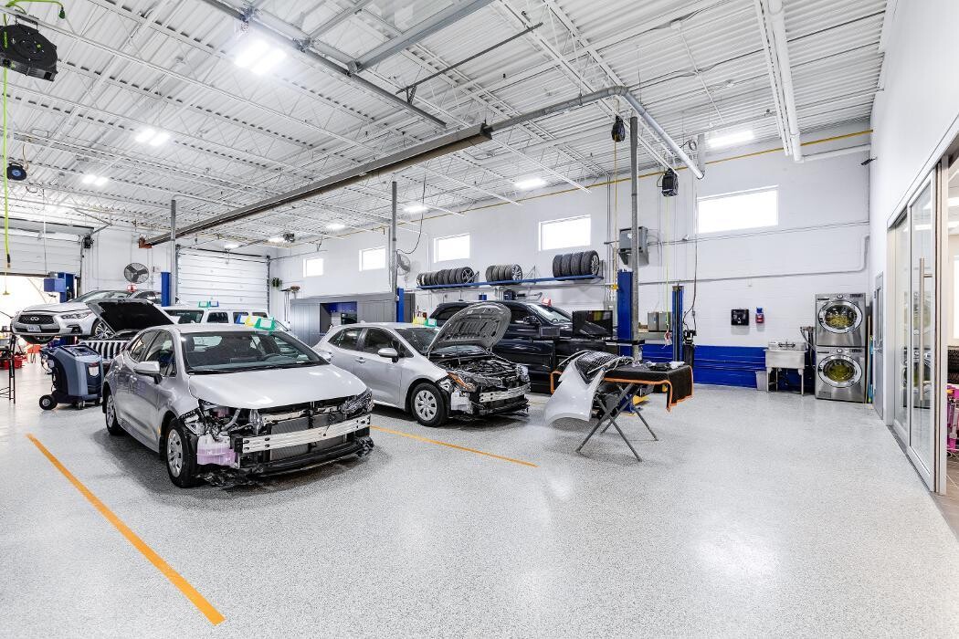 Images Exclusive Collision Centre Inc.