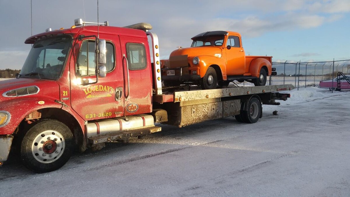 Images Loveday's Towing