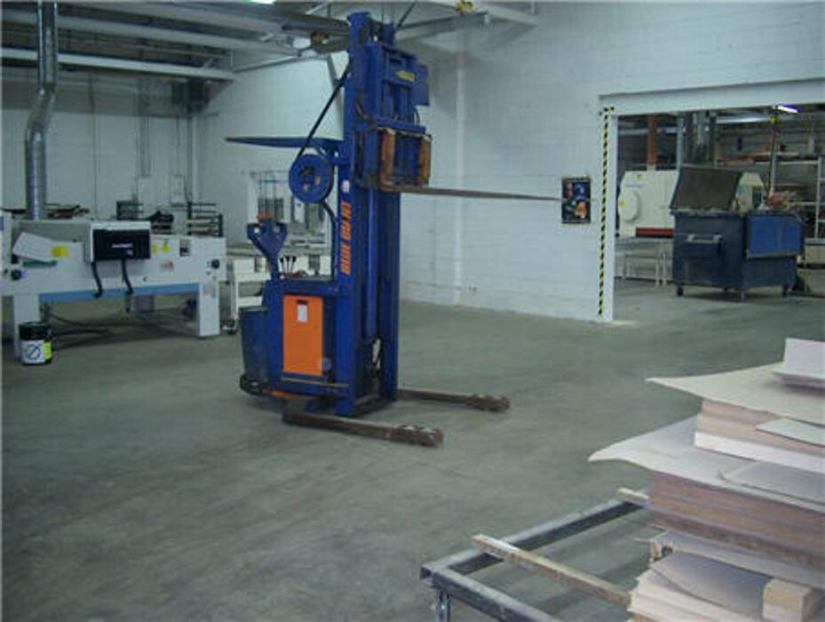 Images N & N Lift Truck Inc