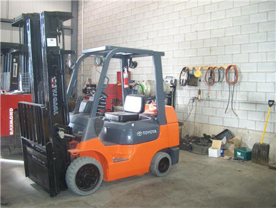 Images N & N Lift Truck Inc