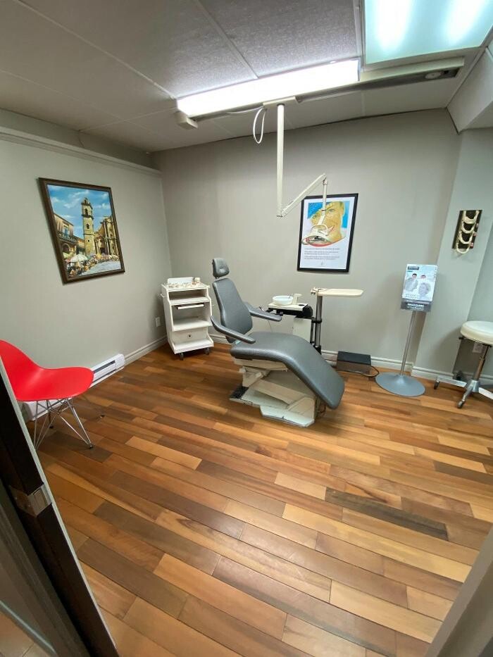 Images Clinique de Denturologie Acton inc