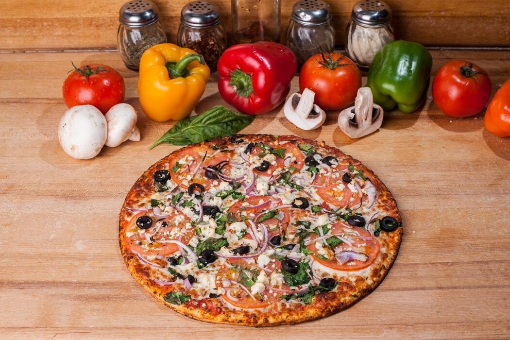 Images PIZZA PRIMA - Salads / Vegetarian - Poutine / Wings - Takeout / Delivery