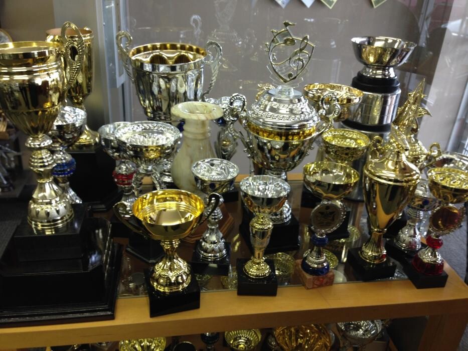 Images Trophée Leighco Deluxe Trophies Ltée