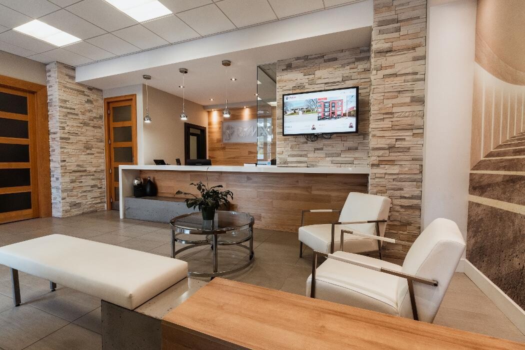 Images RE/MAX PRO-COMMERCIAL