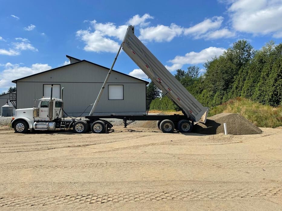 Images Redline Excavating Ltd.