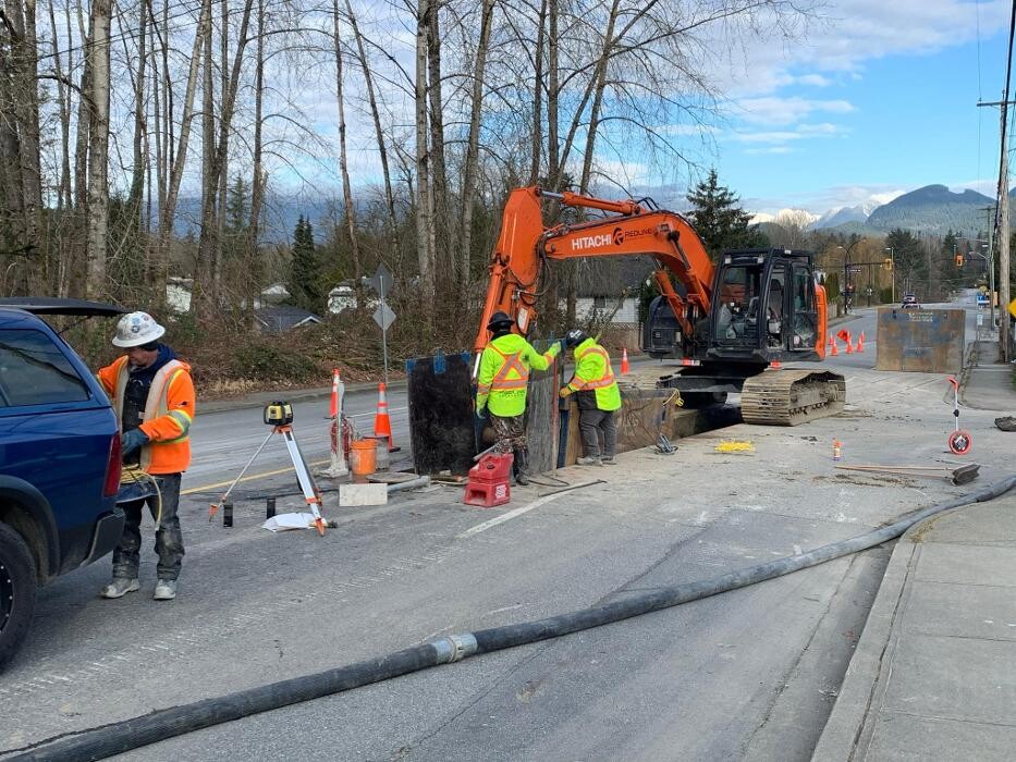 Images Redline Excavating Ltd.