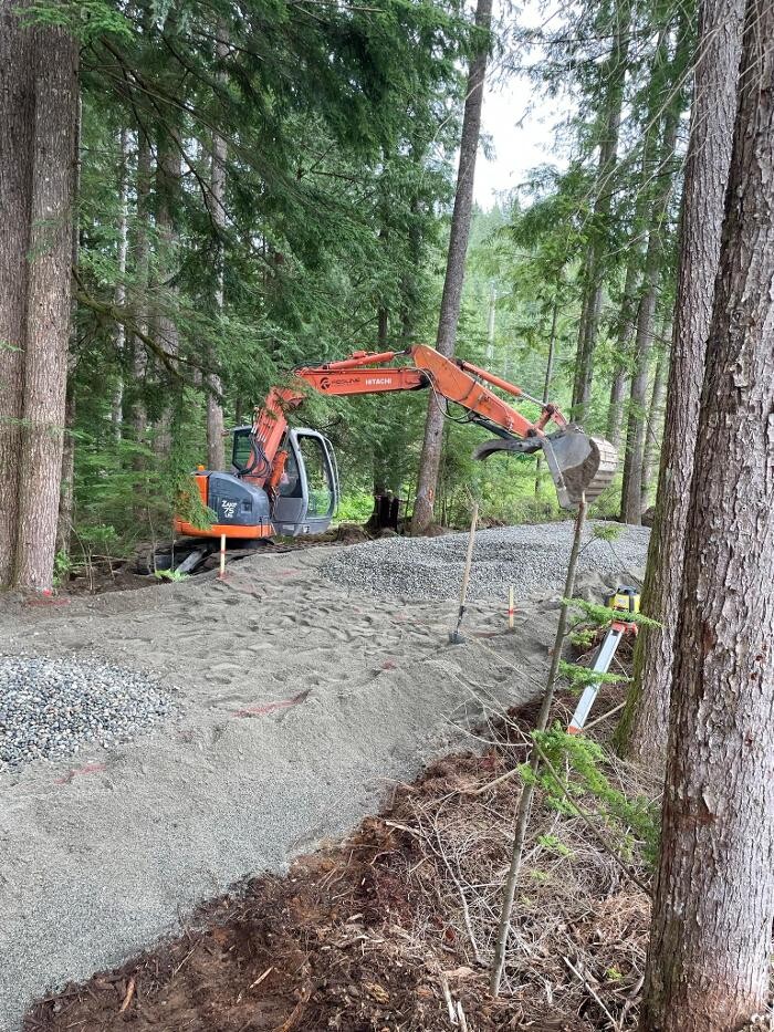 Images Redline Excavating Ltd.