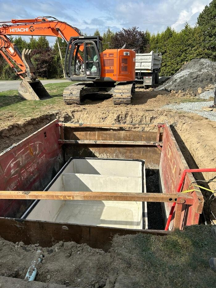 Images Redline Excavating Ltd.