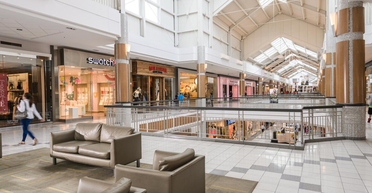 Images Mapleview Shopping Centre