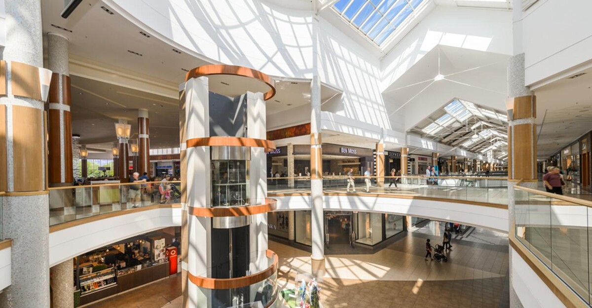 Images Mapleview Shopping Centre
