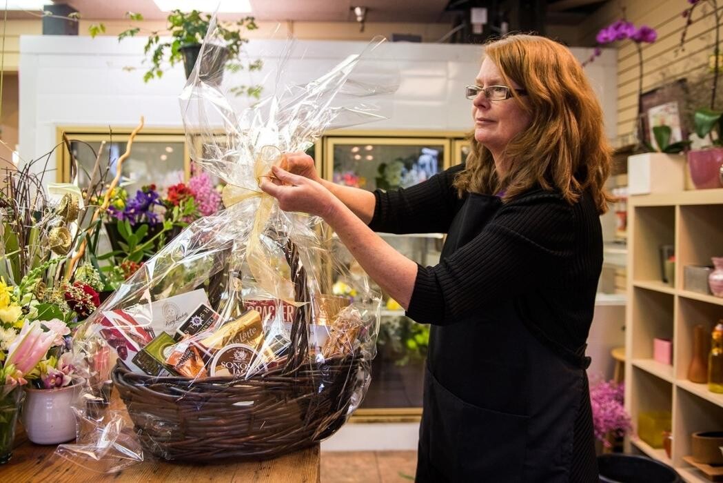 Images Oak Bay Flower Shop