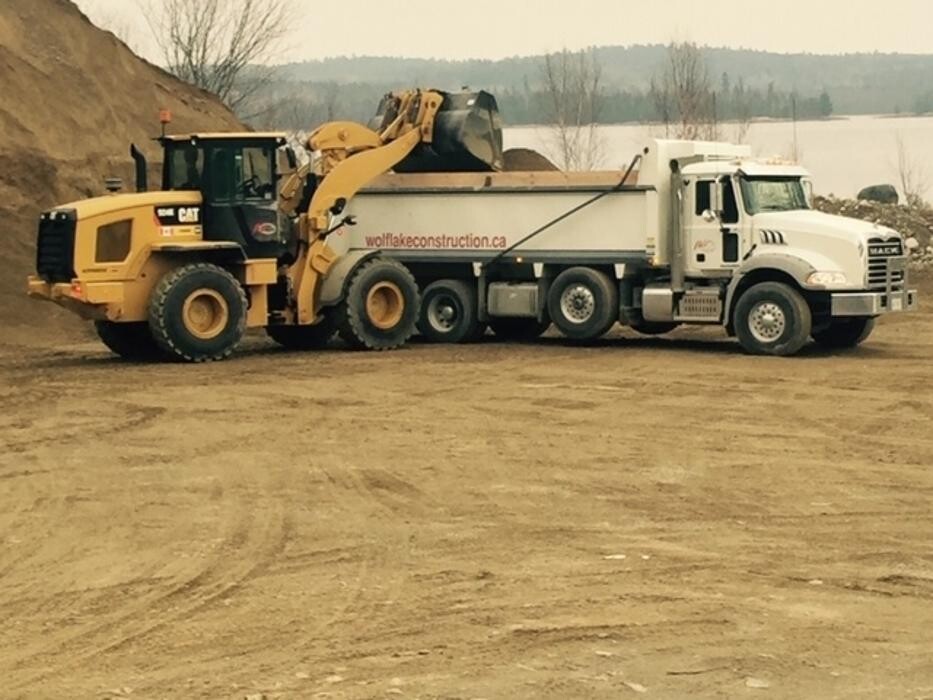 Images Wolf Lake Construction 2003 Inc
