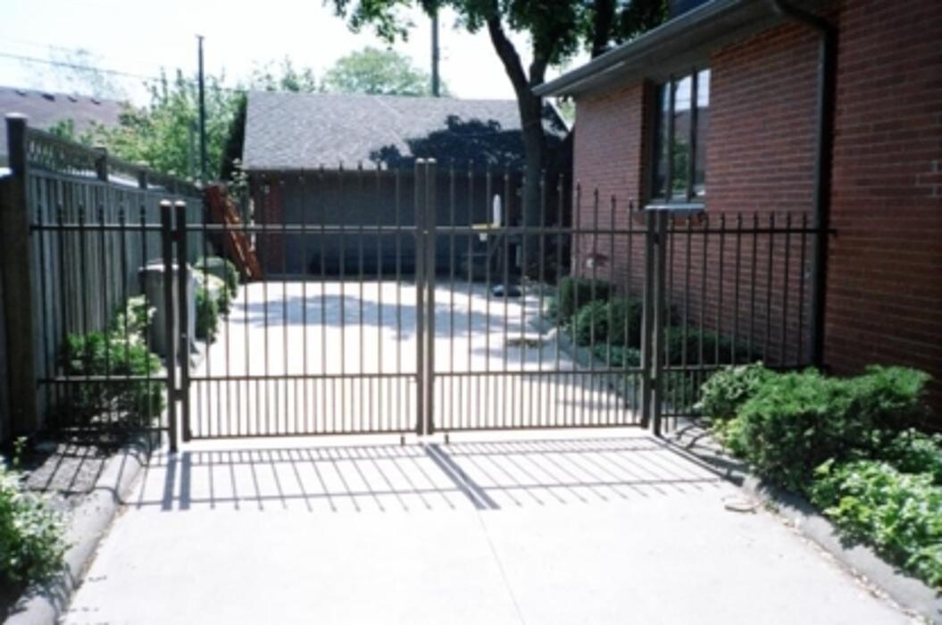 Images Great Lakes Aluminum Fencing & Railing