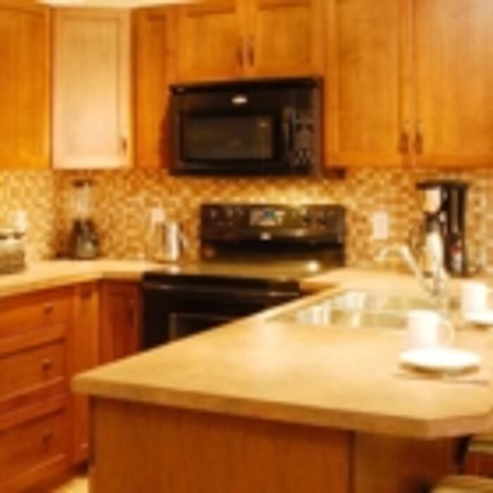 Images JMK Kitchens & Custom Woodworking Ltd