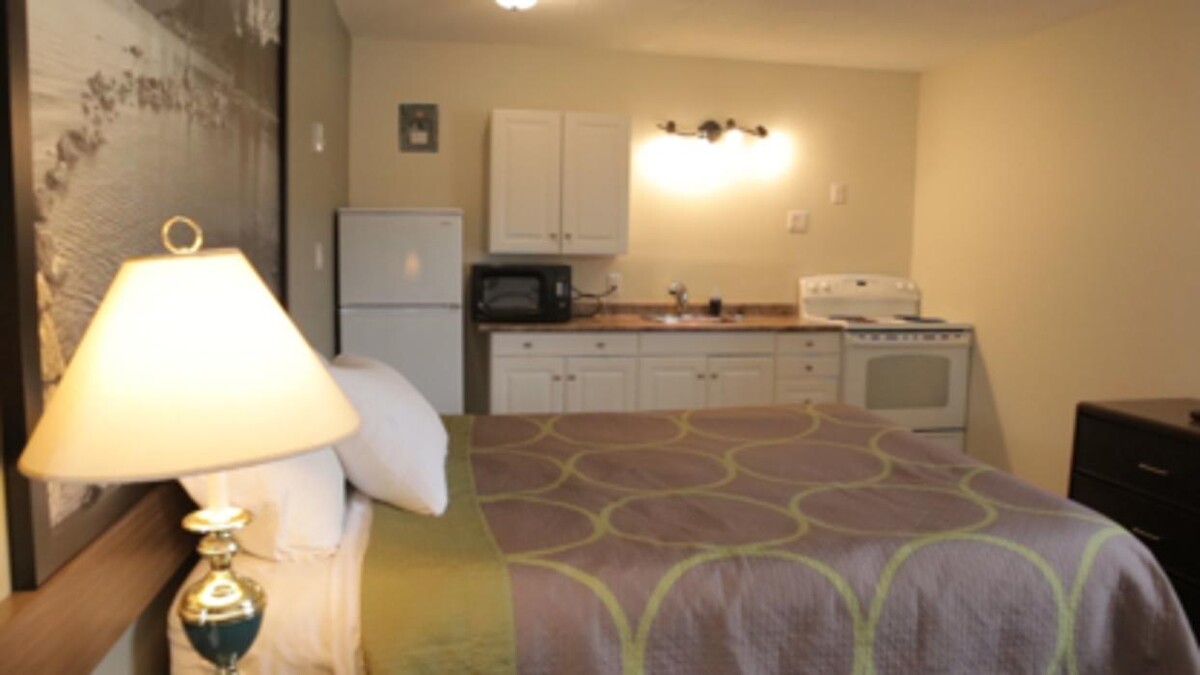 Images Super 8 Kamloops East