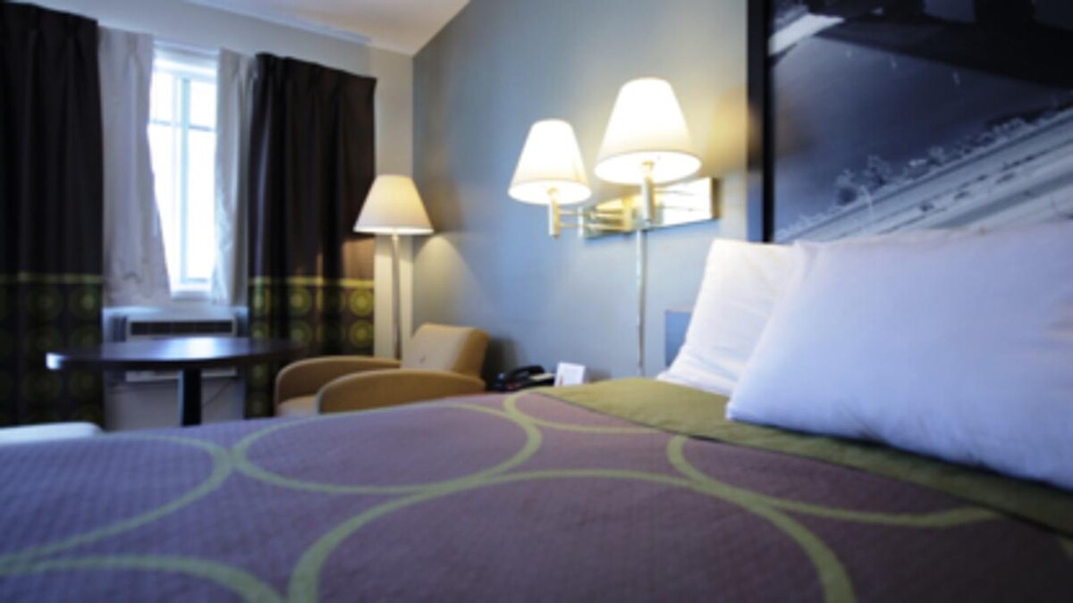 Images Super 8 Kamloops East