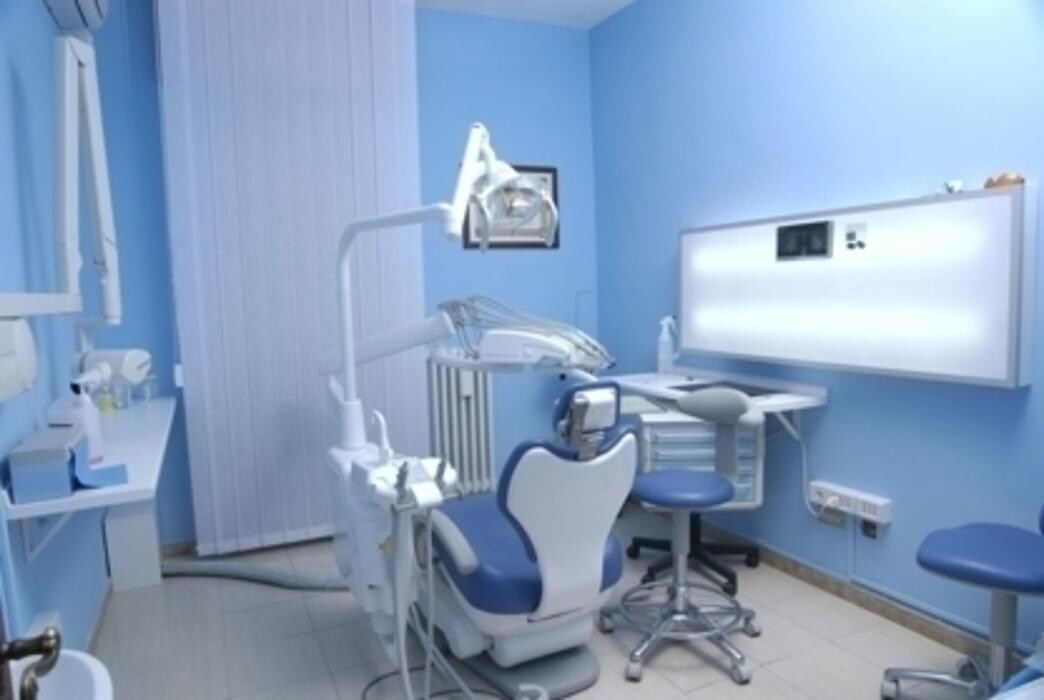 Images Main & Concession Dental