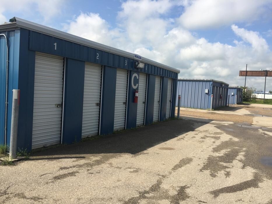 Images Morinville Self Storage 2007