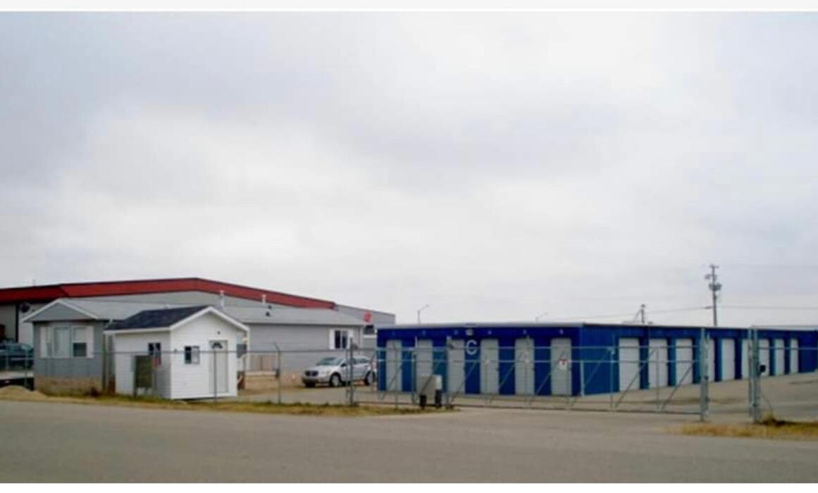 Images Morinville Self Storage 2007