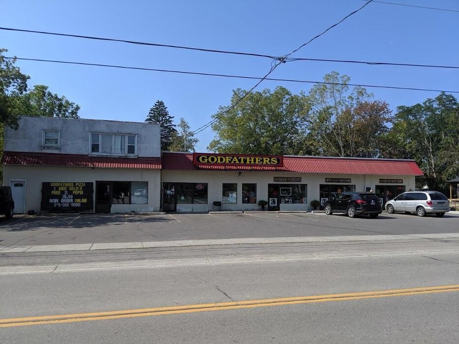 Images Godfathers Pizza - Port Rowan