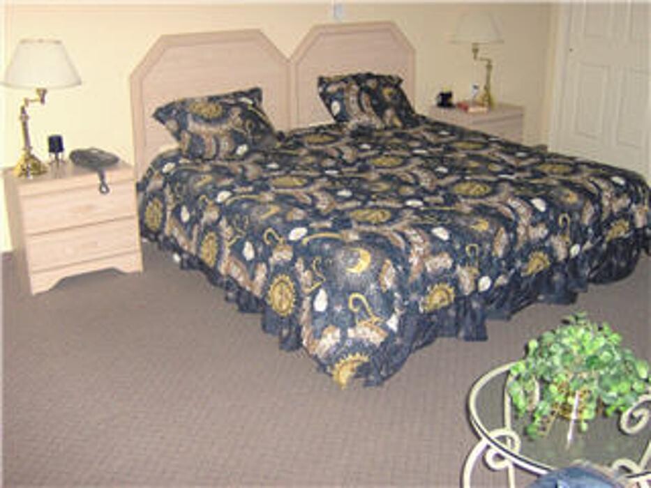 Images Queenston Place