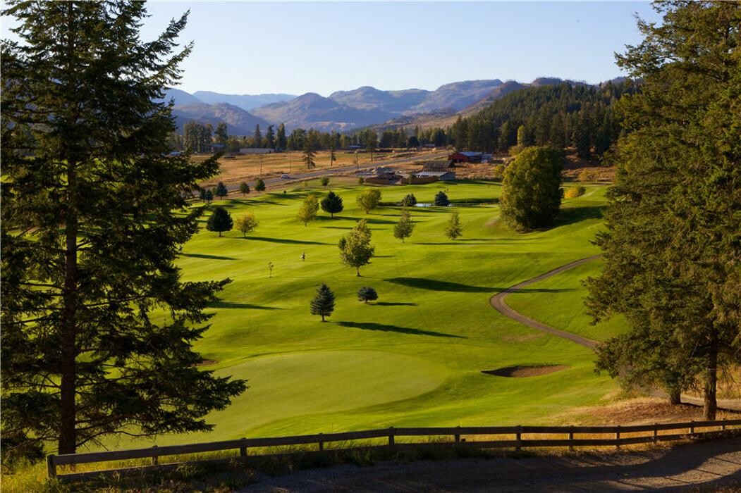 Images Chinook Cove Golf and RV