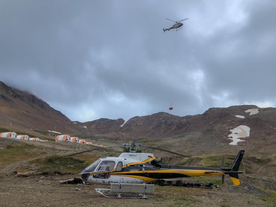 Images Yellowhead Helicopters Ltd