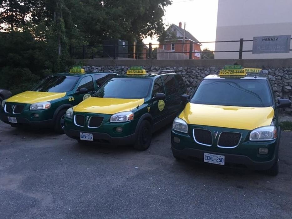 Images Deluxe Taxi