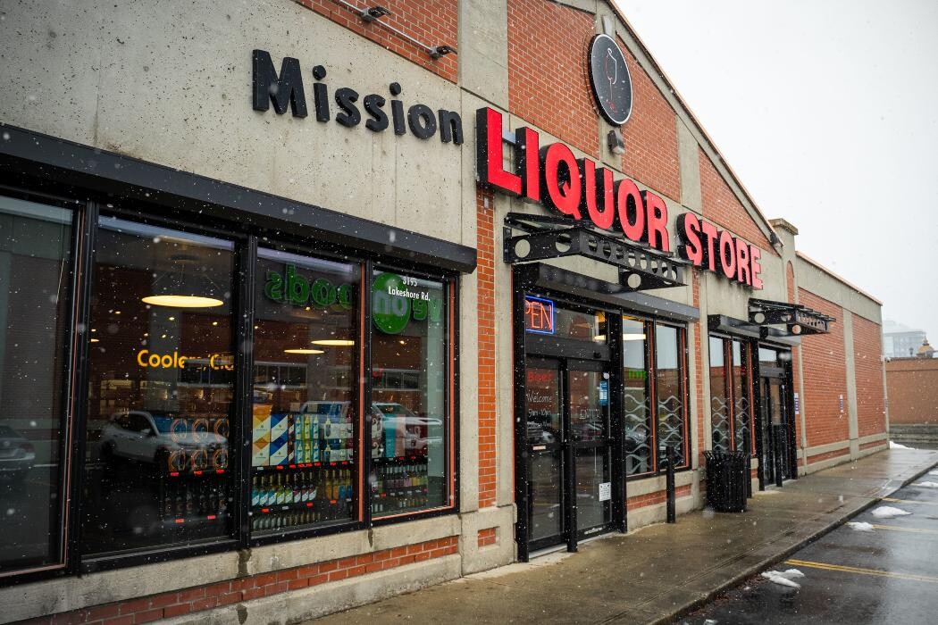 Images Mission Liquor Store