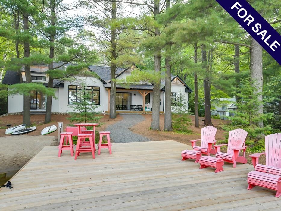 Images Kelly Fallis | Lake Muskoka Realtor | Brokerage: Chestnut Park Real Estate Limited