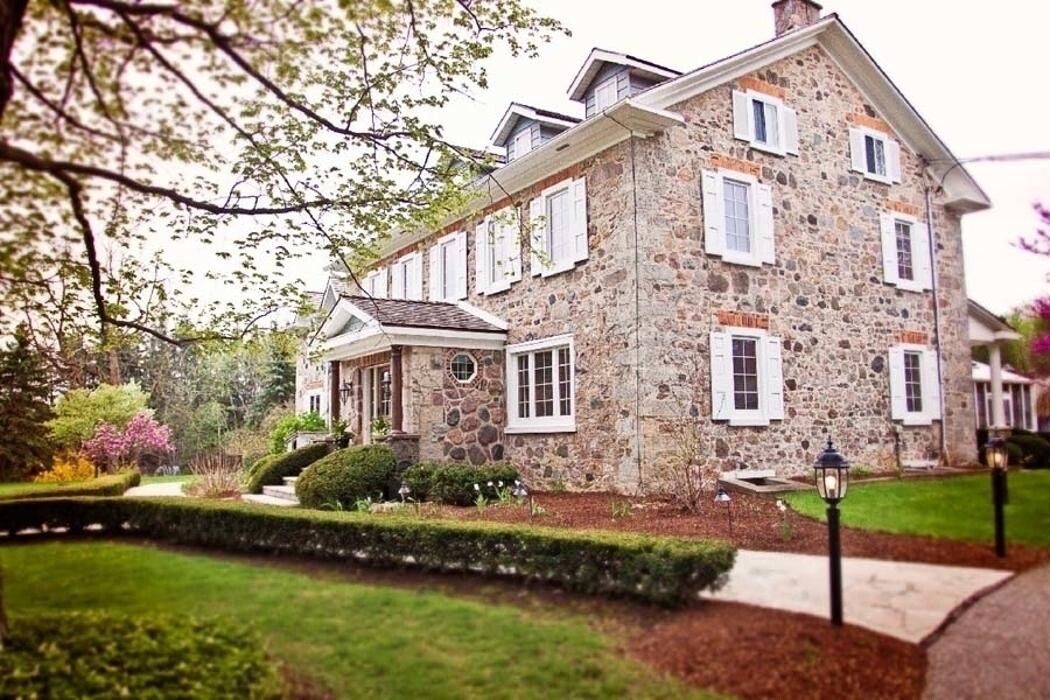 Images Roseville Estate