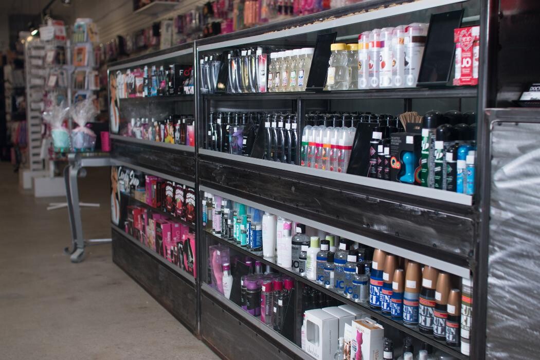 Images Doctor Love & Hemp City