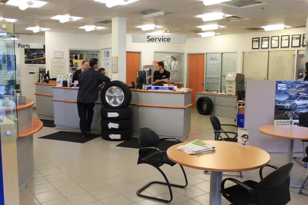 Images Oakville Volkswagen