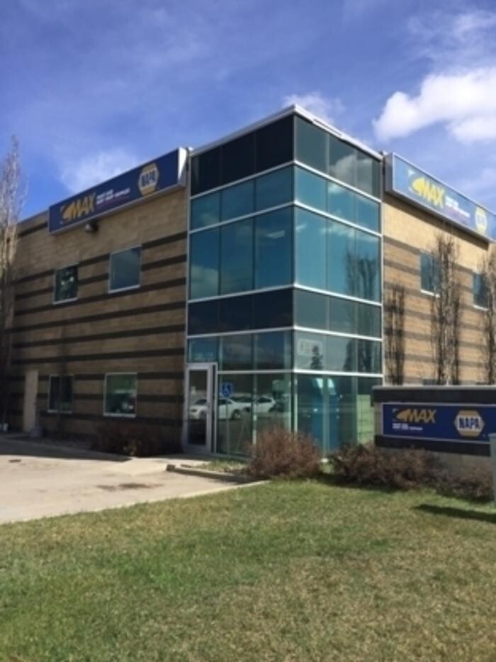 Images CMAX Edmonton - Paint and body shop supplies