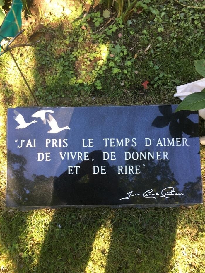 Images Lavoie Monuments Enr.