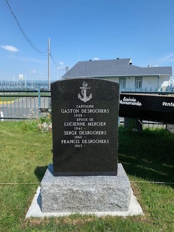 Images Lavoie Monuments Enr.