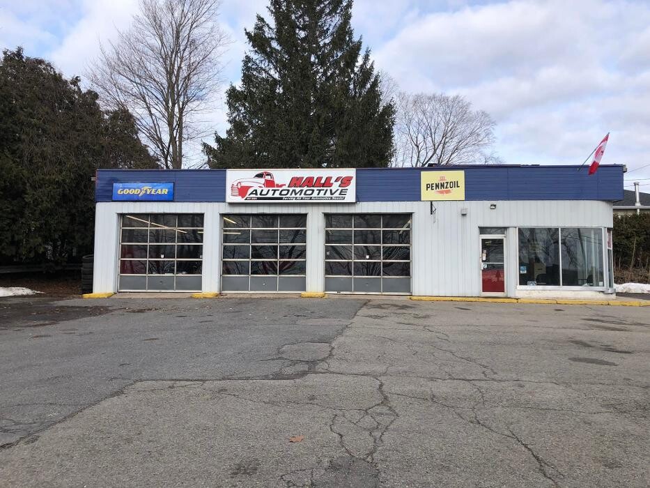 Images Hall's Automotive