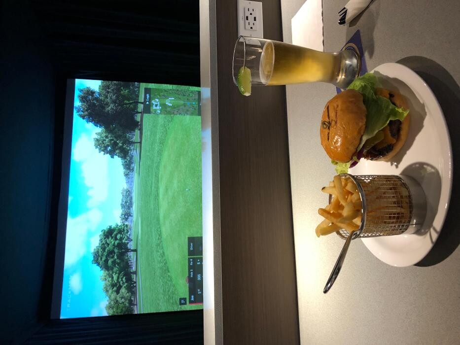 Images Swing Golf Lounge