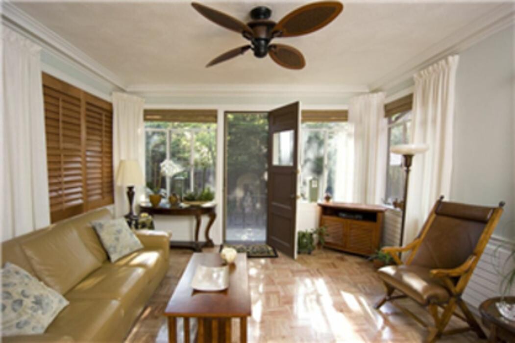 Images Phantom Screens / Ontario Screen Systems Inc