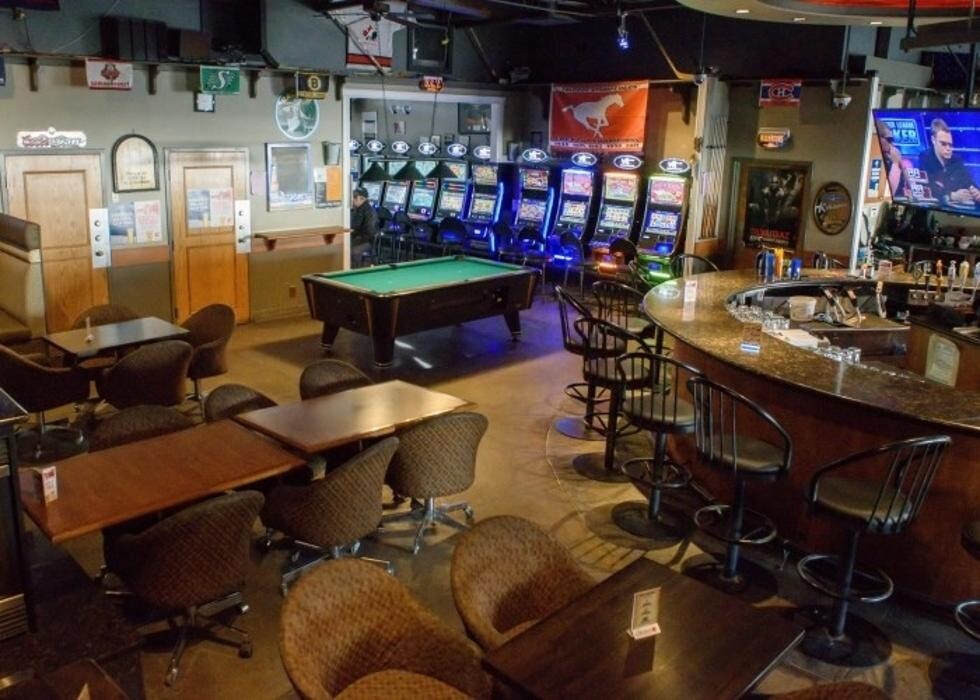 Images Tops Pizza & Sports Bar
