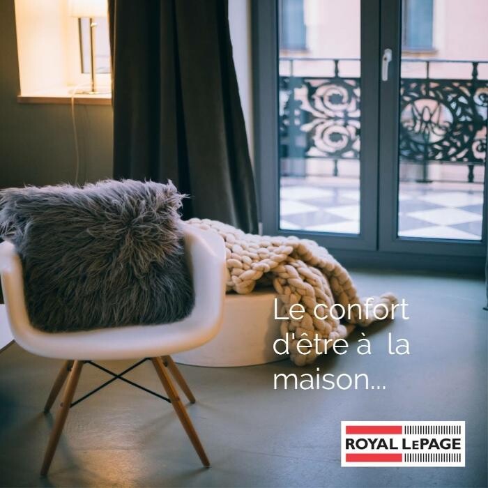 Images Julie Marquis - Courtier immobilier Royal LePage Blanc & Noir Sainte-Thérèse