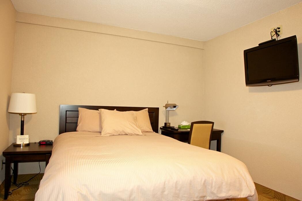 Images Shoreside Inn & Suites