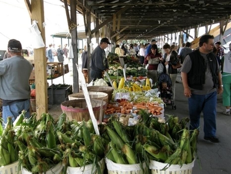 Images Marché aux Puces Lachute