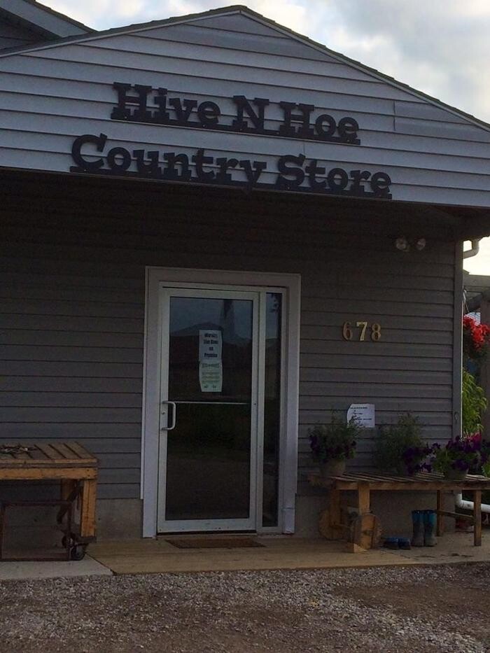 Images Hive 'n Hoe Country Store